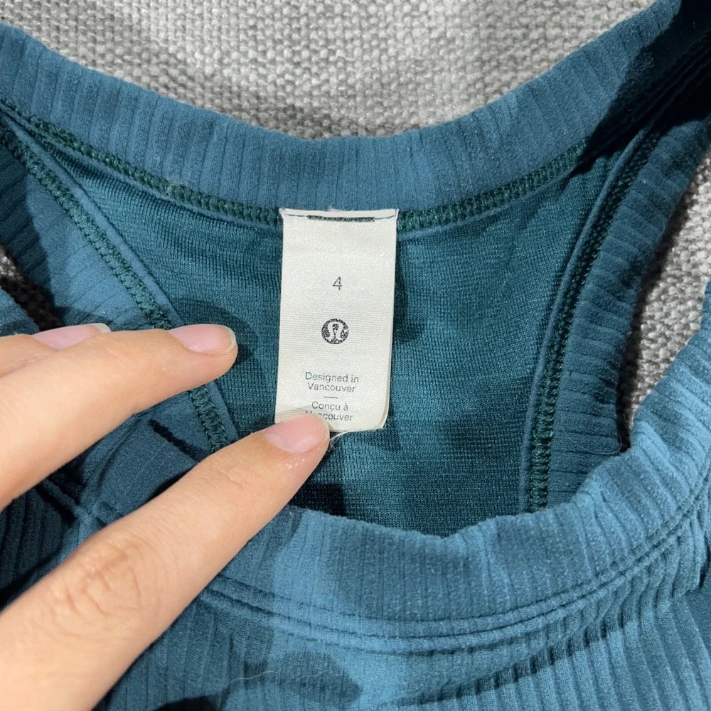 Lululemon Ebb to Street High Neck Crop Tank Size 4 Teal Excellent Ribbed Bra